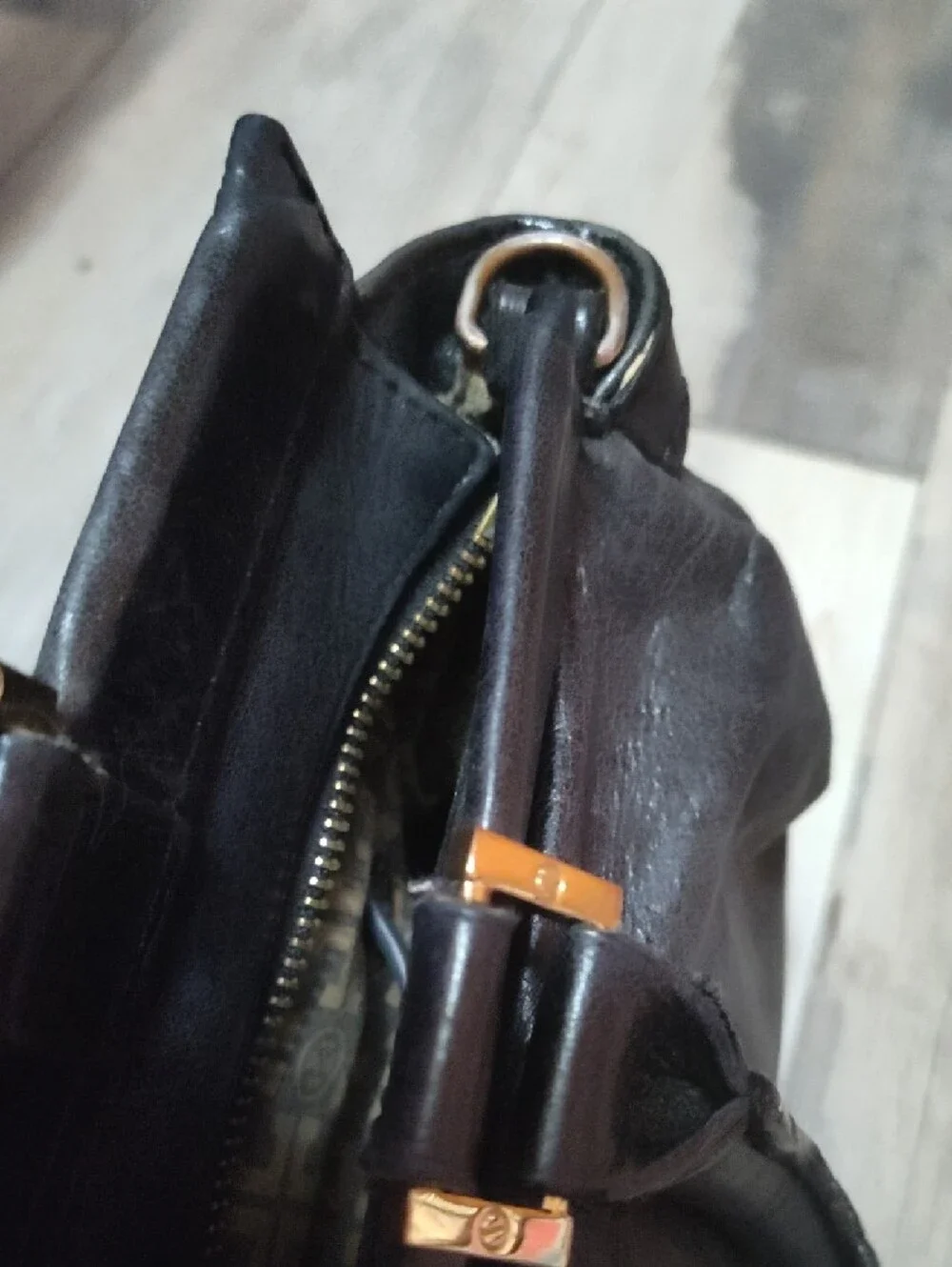 Tory Burch Holland Black And Gold Detailing Satchel - Picture 9 of 9